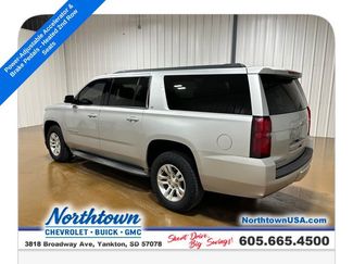 Used 2015 Chevrolet Suburban LT w/ Luxury Package AWD/4WD video 3