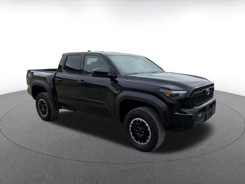Used 2025 Toyota Tacoma SR image 2