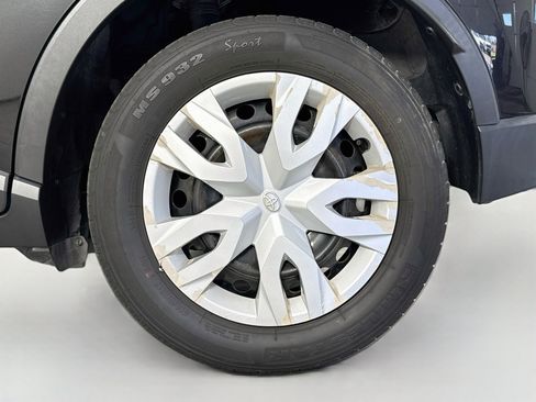 Certified 2021 Toyota C-HR LE FWD image 29