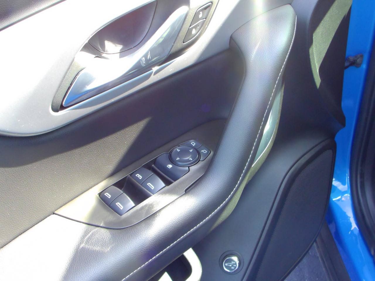 Used 2025 Chevrolet Blazer LT w/ Convenience Package FWD image 14
