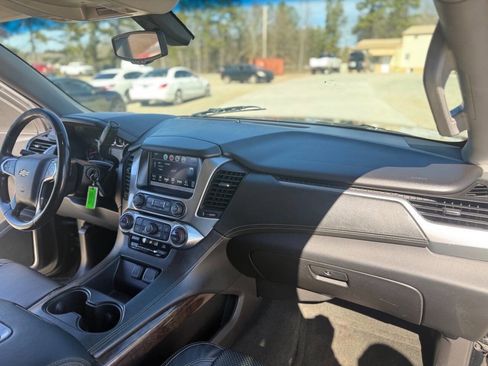 Used 2016 Chevrolet Suburban LS image 24