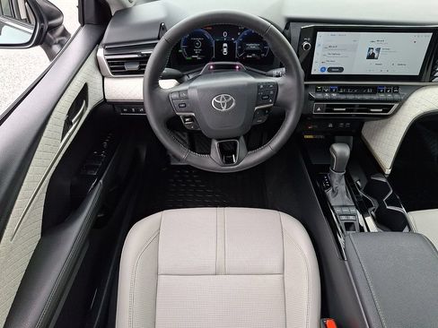 Used 2025 Toyota Camry XLE w/ Premium Plus Package FWD image 12
