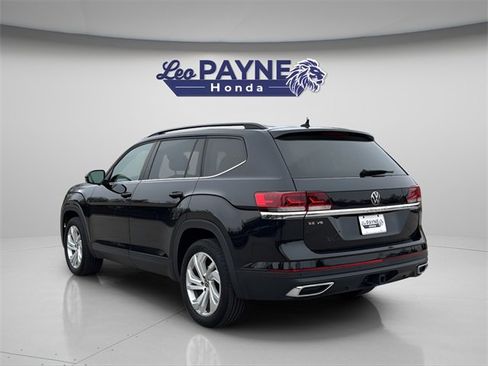 Used 2021 Volkswagen Atlas SE w/ Towing Package image 9