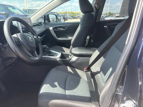 Used 2025 Toyota RAV4 XLE w/ Convenience Package FWD image 11