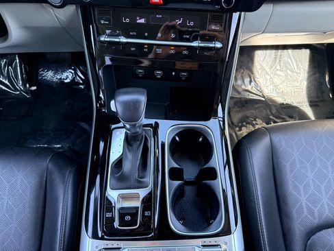 Used 2024 Kia Carnival SX FWD image 18