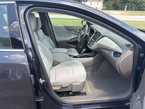Used 2023 Chevrolet Malibu LS FWD image 21