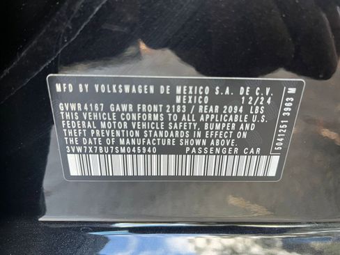 Used 2025 Volkswagen Jetta SE image 28