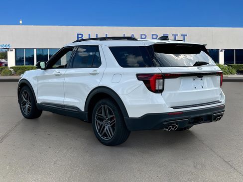Certified 2025 Ford Explorer ST AWD/4WD image 5