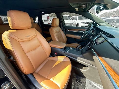 Used 2022 Cadillac XT5 Premium Luxury image 32