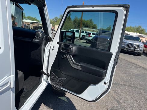 Used 2017 Jeep Wrangler Unlimited Sport w/ Quick Order Package 24S AWD/4WD image 33