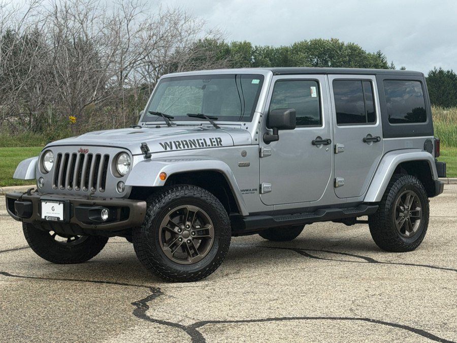 Used 2016 Jeep Wrangler Unlimited Sahara AWD/4WD image 3