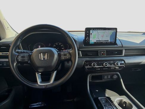 Certified 2024 Honda Pilot Touring image 21