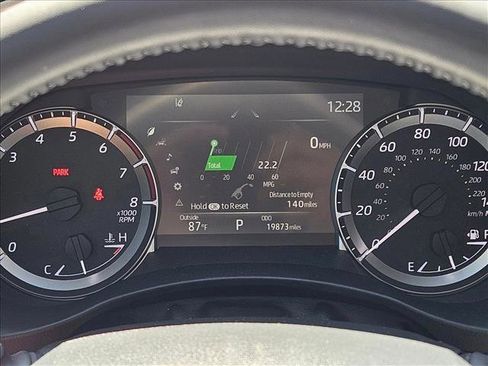 Used 2024 Toyota Highlander XLE image 11