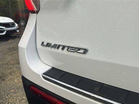 Used 2024 Ford Explorer Limited image 31