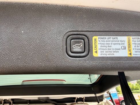 Used 2007 Chevrolet Suburban LT w/ LT Preferred Equipment Group AWD/4WD image 17
