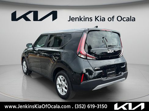 Certified 2025 Kia Soul LX w/ LX Technology Package FWD image 5