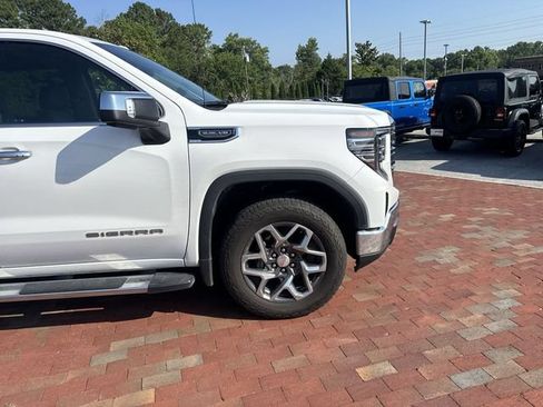 Used 2024 GMC Sierra 1500 SLT w/ SLT Premium Package AWD/4WD image 17