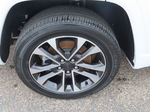 Used 2023 Jeep Grand Cherokee L Overland AWD/4WD image 17