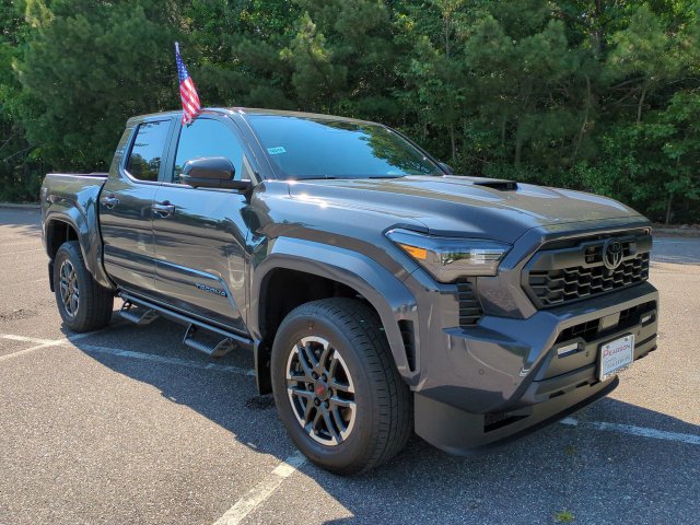 Used 2026 Toyota Tacoma TRD Sport w/ TRD Sport Premium Package AWD/4WD image 2