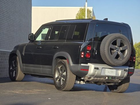 New 2025 Land Rover Defender 110 S image 23