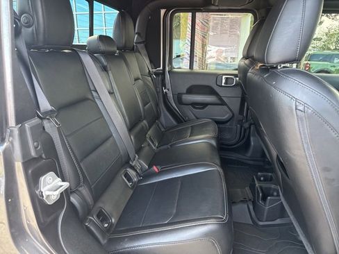 Used 2021 Jeep Gladiator Overland w/ Popular Equipment Package image 11