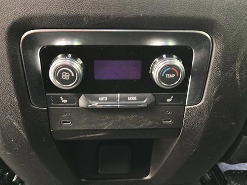 Used 2025 GMC Yukon Denali AWD/4WD image 11