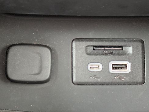 Certified 2022 GMC Acadia Denali w/ Denali Technology Package image 30