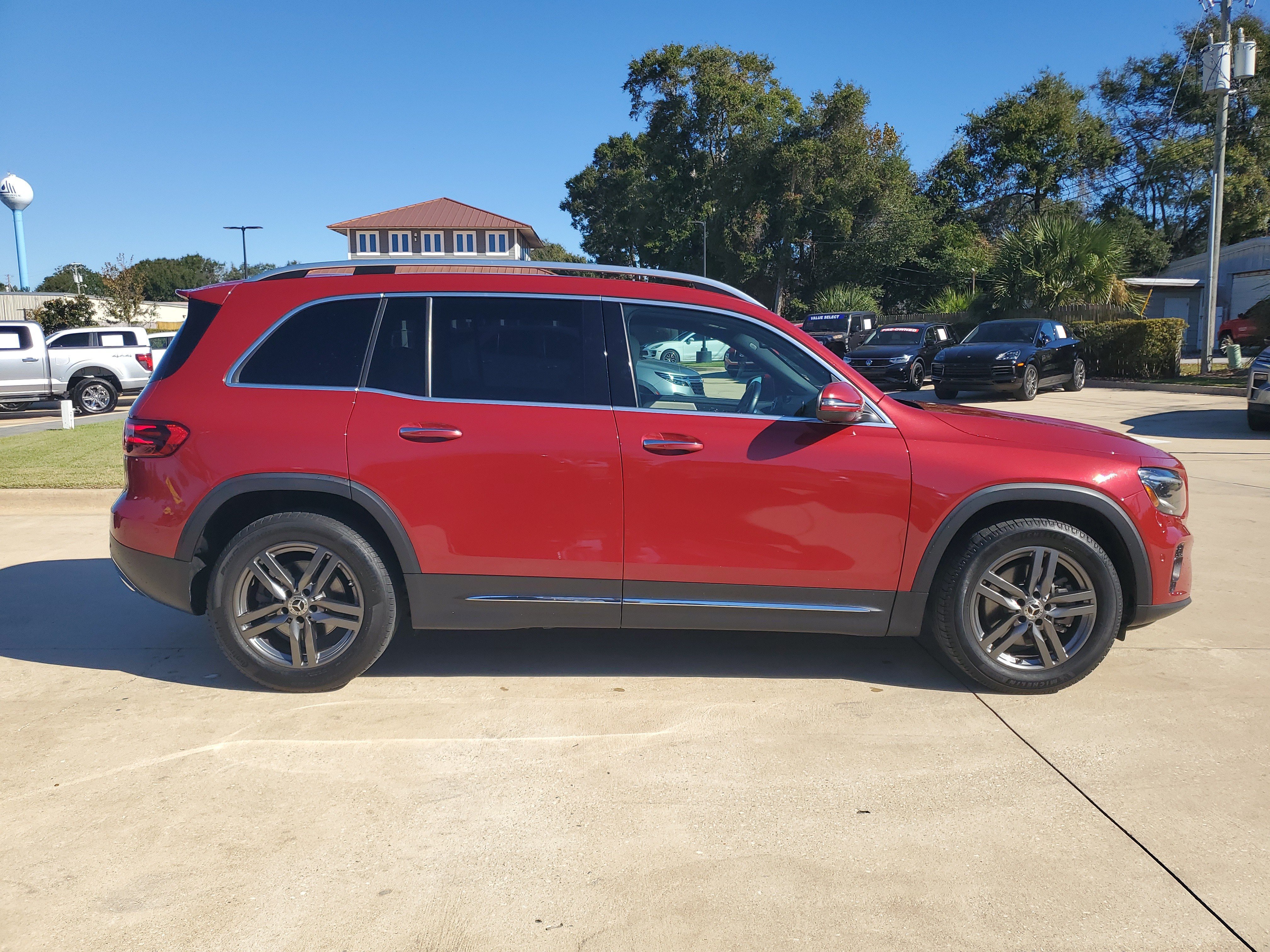 Used 2024 Mercedes-Benz GLB 250 image 8