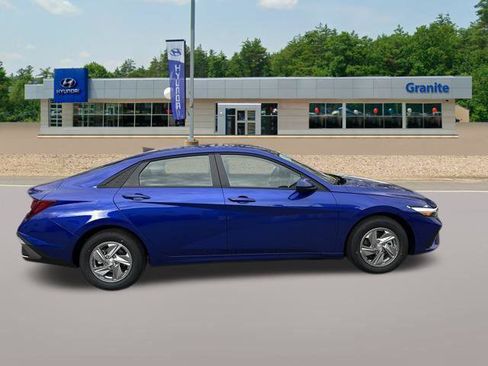 New 2026 Hyundai Elantra SE image 4