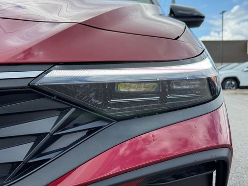 Certified 2025 Hyundai Elantra Sport image 8