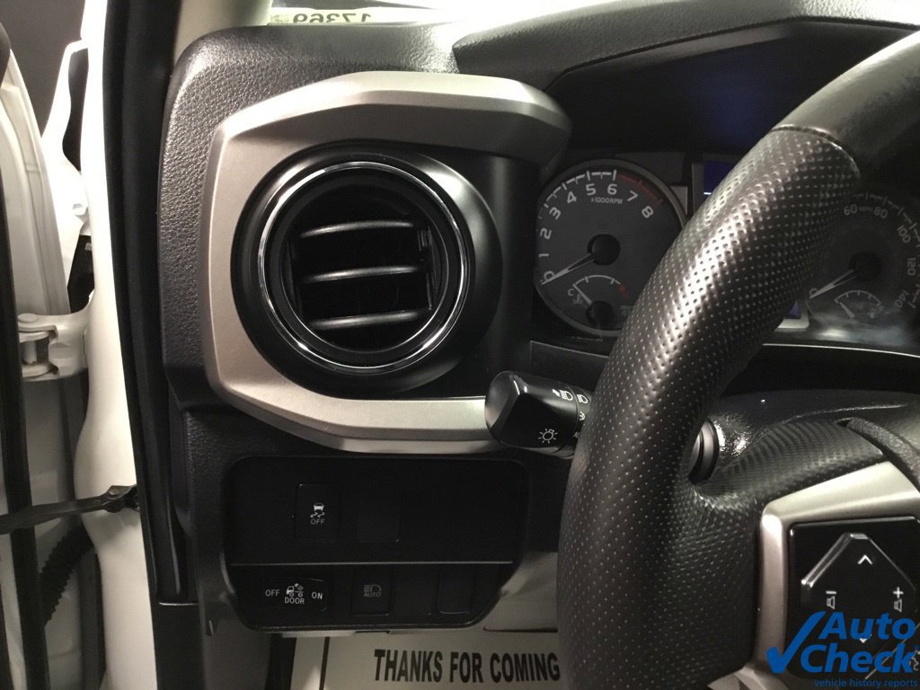 Used 2021 Toyota Tacoma SR5 AWD/4WD image 27