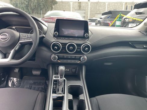 Used 2025 Nissan Sentra SV image 18