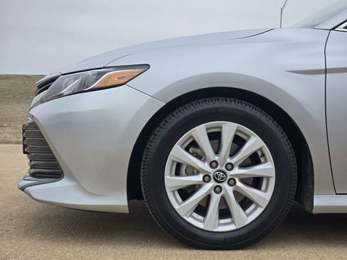 Used 2020 Toyota Camry LE image 13
