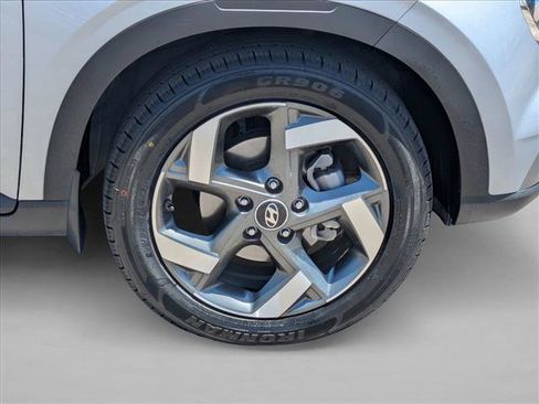 Used 2022 Hyundai Venue SEL FWD image 23