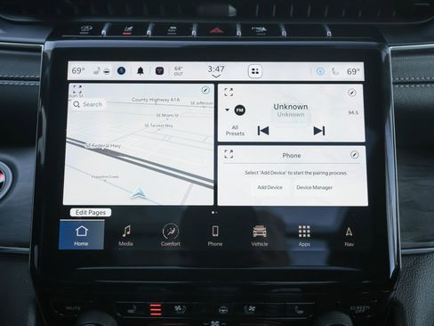 Used 2024 Jeep Grand Cherokee L Overland w/ Trailer Tow Package image 12