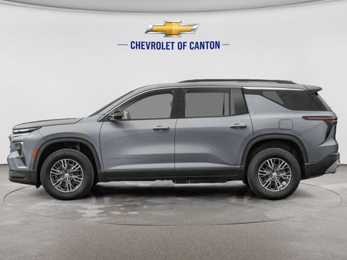 New 2027 Chevrolet Traverse LT w/ Sun and Wheel Package FWD image 3