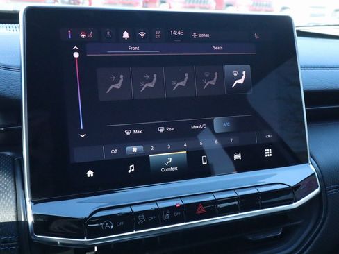 New 2026 Jeep Compass Latitude image 7