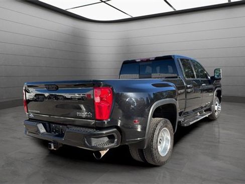Used 2021 Chevrolet Silverado 3500 High Country image 2