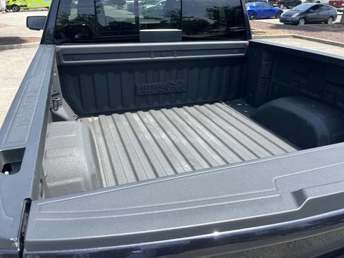Used 2023 Chevrolet Silverado 1500 High Country w/ High Country Premium Package AWD/4WD image 12