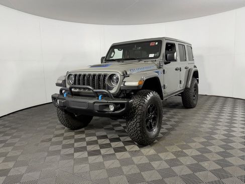 Used 2023 Jeep Wrangler Unlimited Rubicon 4xe image 3