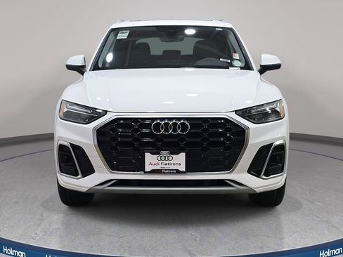 Used 2023 Audi Q5 2.0T Premium w/ Convenience Package image 3