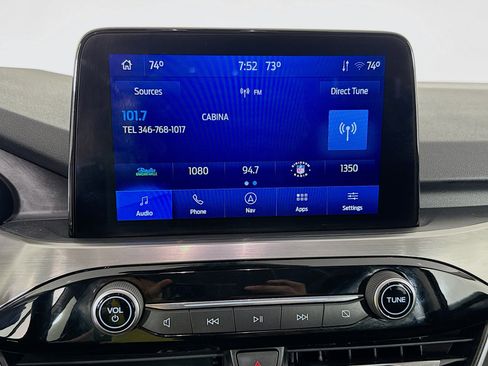 Used 2022 Ford Escape Titanium image 17