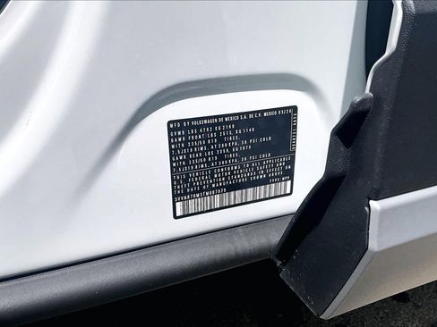 New 2026 Volkswagen Tiguan SE FWD image 19