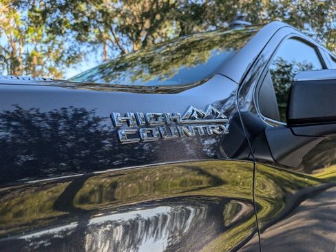 Used 2024 Chevrolet Silverado 1500 High Country w/ Technology Package image 12