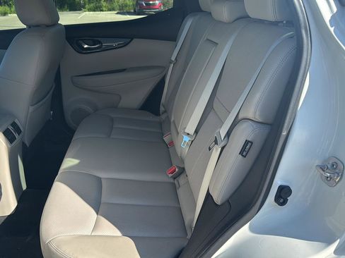 Used 2021 Nissan Rogue Sport SL AWD/4WD image 11