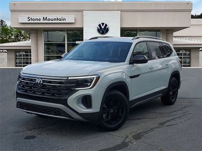 New 2025 Volkswagen Atlas Peak Edition SE