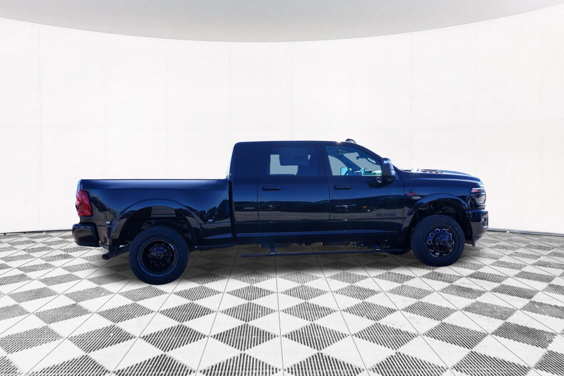 New 2026 RAM 3500 Laramie AWD/4WD image 12