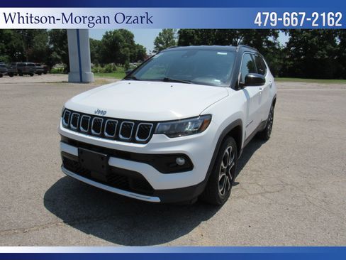 Used 2024 Jeep Compass Limited AWD/4WD image 2