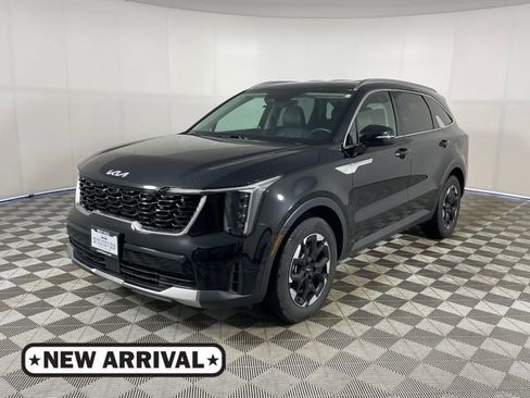 Used 2025 Kia Sorento S image 1