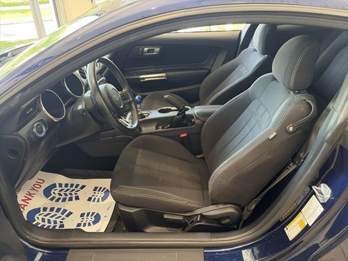 Used 2019 Ford Mustang Coupe RWD image 15